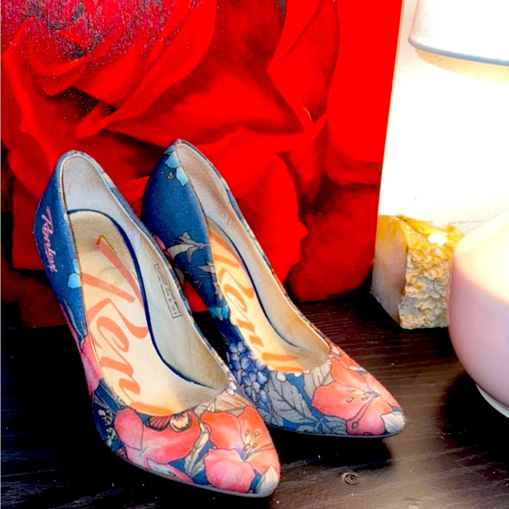 Women’s Replay footwear flower heels. Used in good condition.